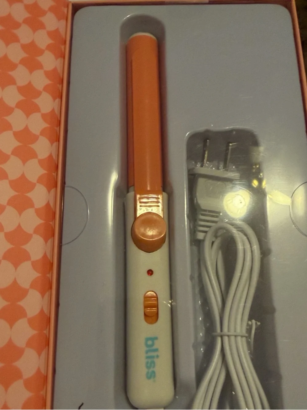 BLISS MINI TRAVEL CURLER Coral Orange Salon Style Curling Iron New - Picture 3 of 3